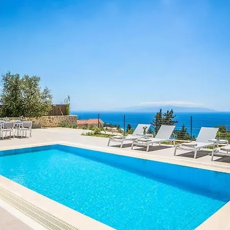 Lourdata Sleeps 5 Pool Air Con Wifi וילה לואורדטה